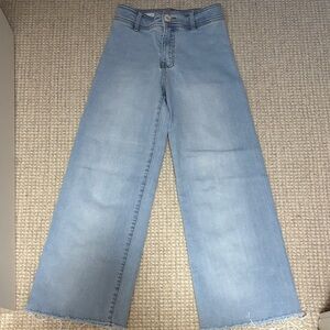 Girls never worn Zara jeans. In amazing condition!